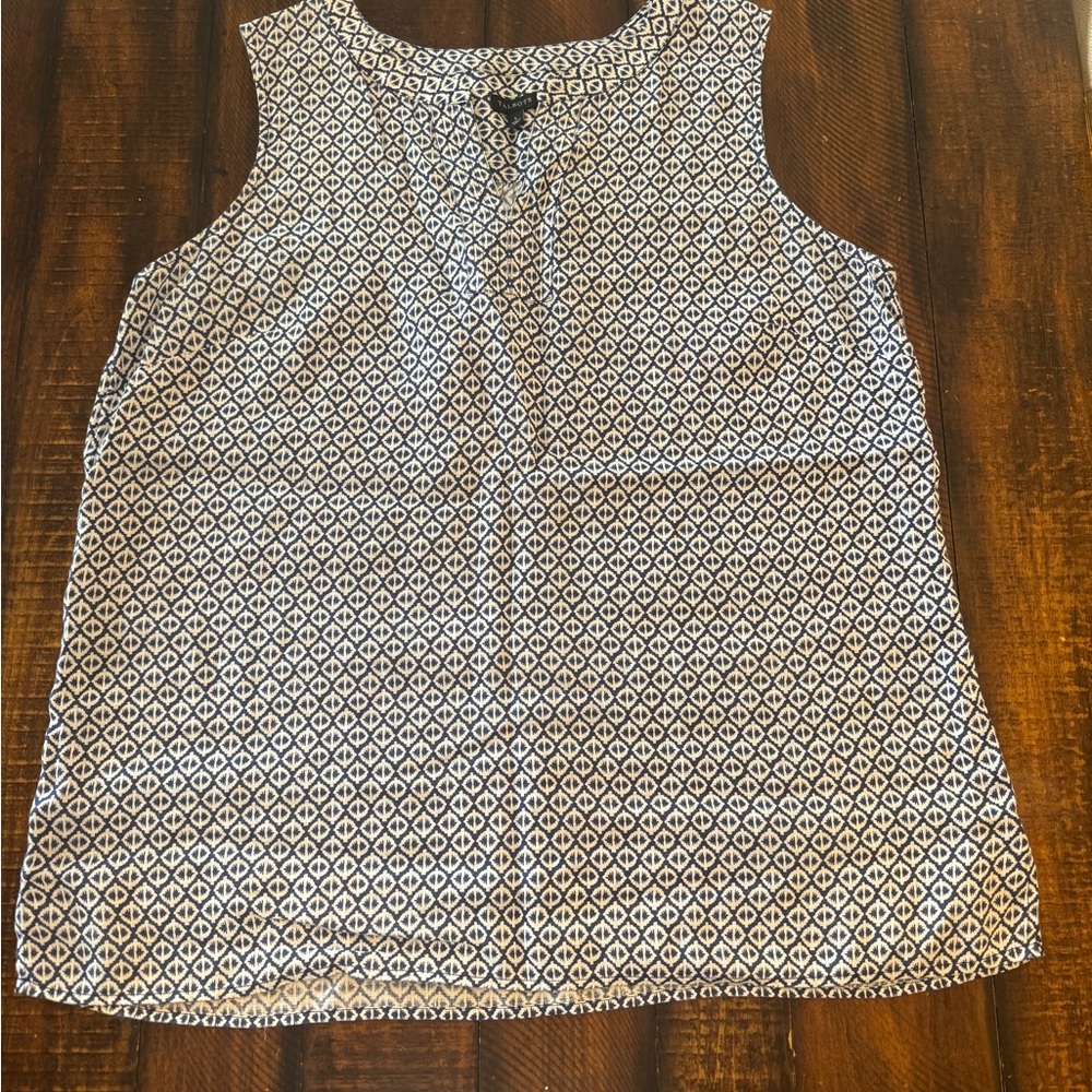 Talbots Navy and White Geometric Sleeveless Linen Top